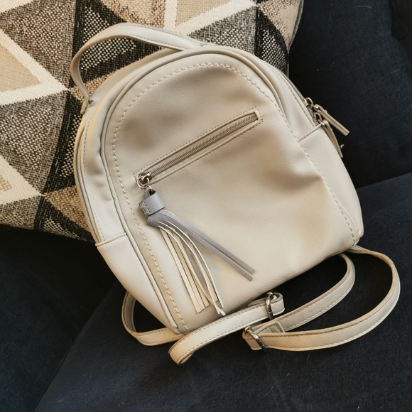 Backpack - Picture 1 of 5